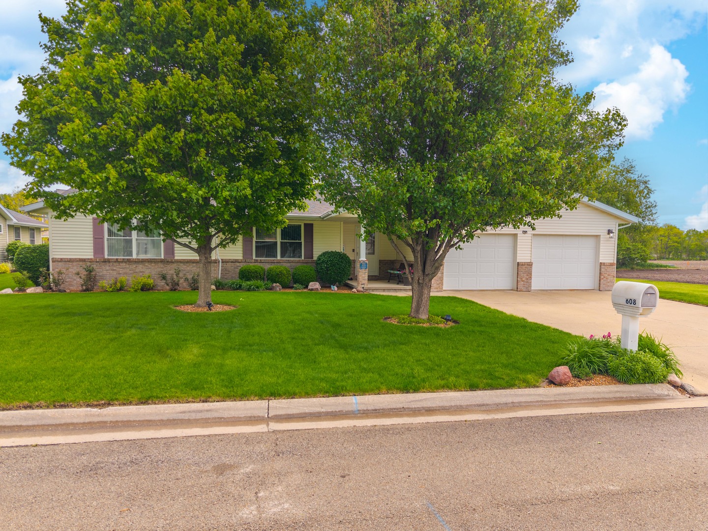 608 N Cherokee Lane, Pontiac, IL 61764