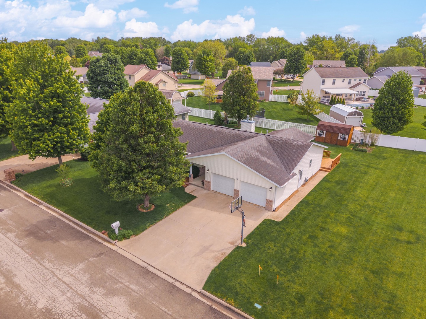 608 N Cherokee Lane, Pontiac, IL 61764