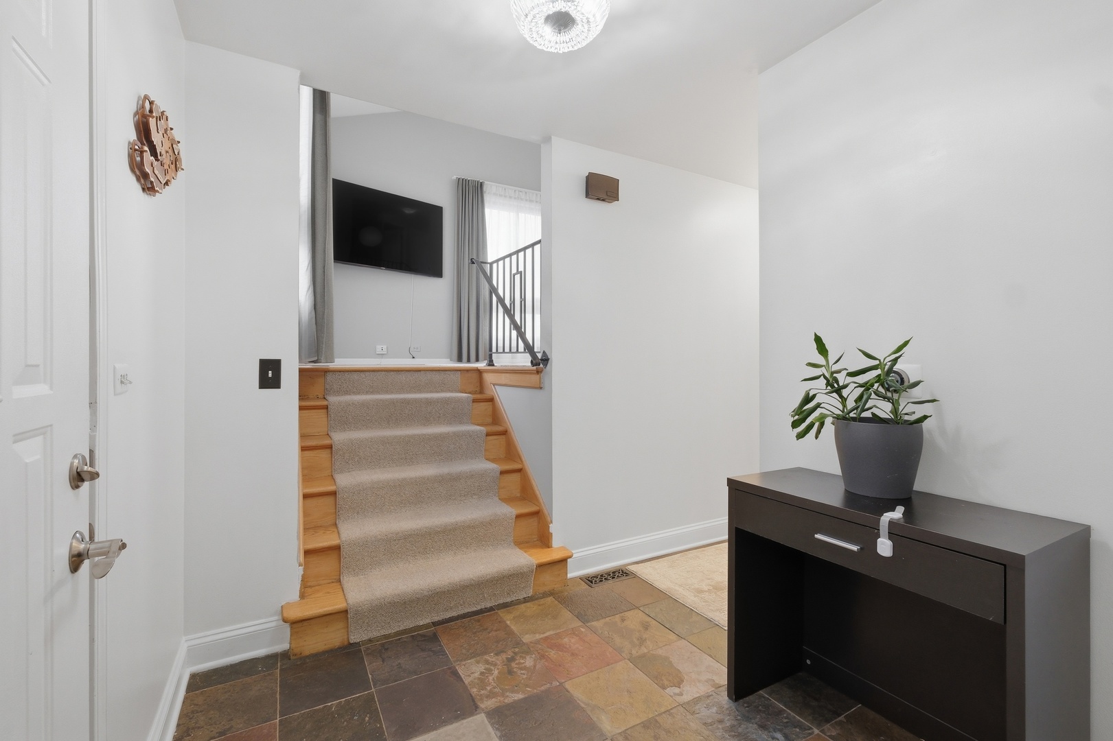 1525 N Arlington Heights Road #D, Arlington Heights, IL 60004