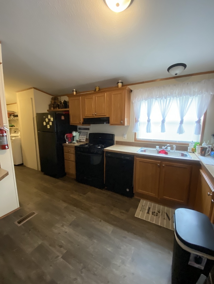 50 CANDLELIGHT Drive #50, Sauk Village, IL 60411