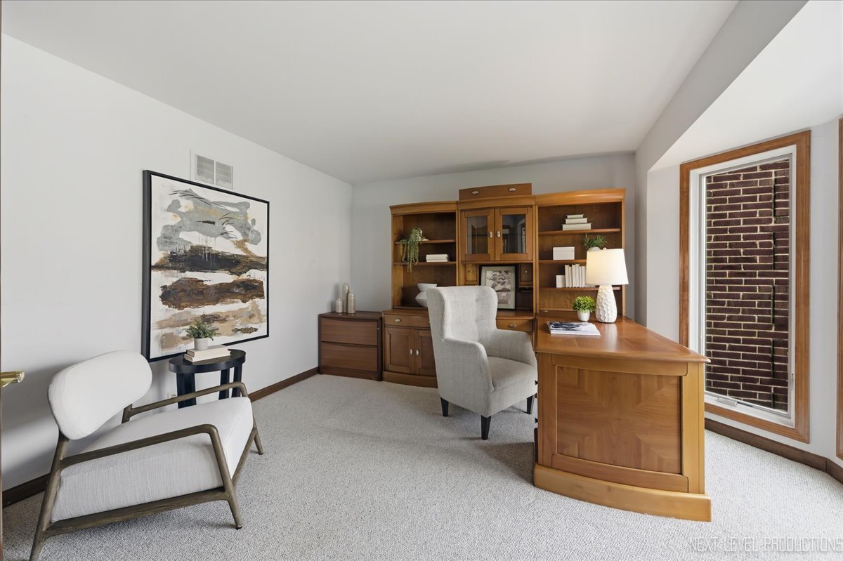 1872 Jahns Drive, Wheaton, IL 60189