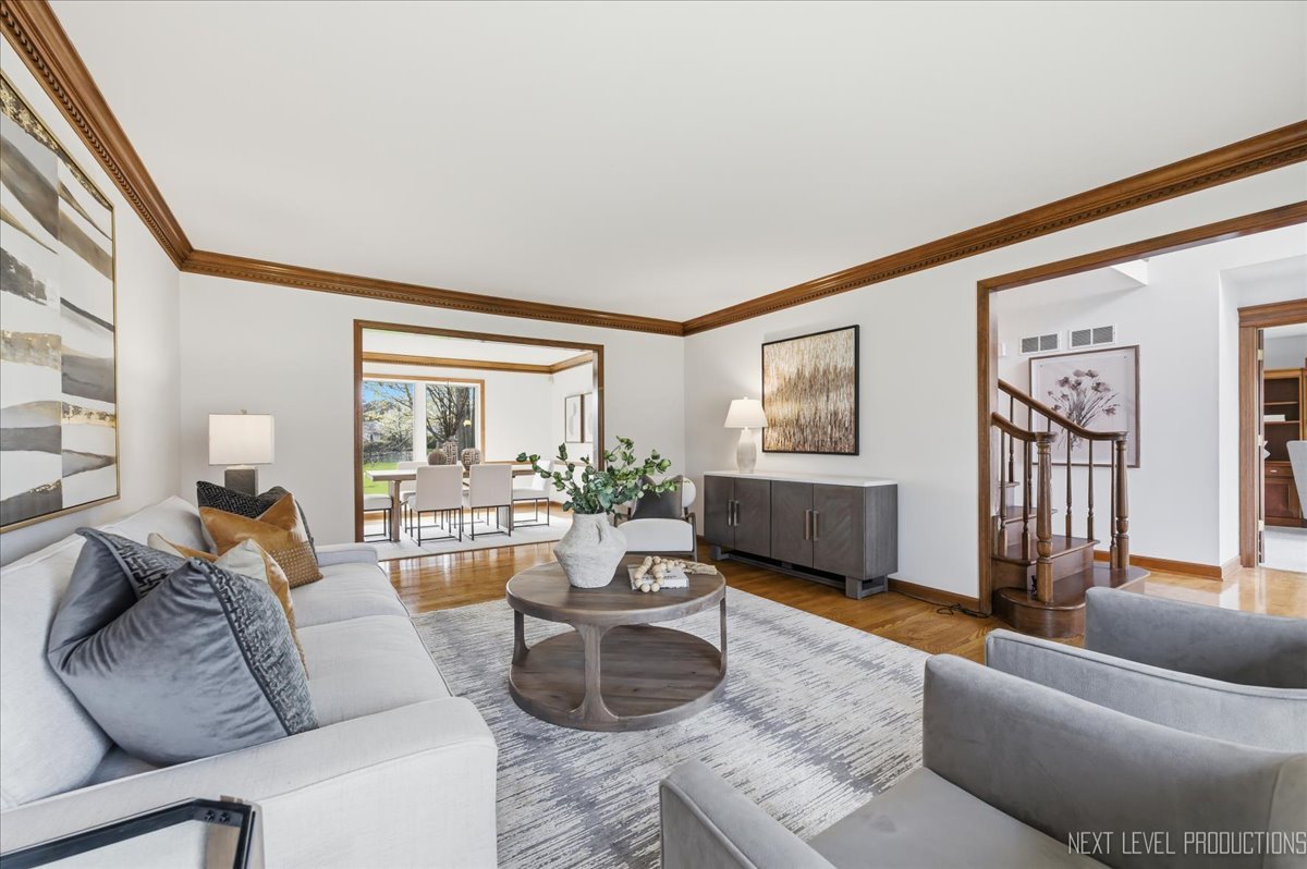 1872 Jahns Drive, Wheaton, IL 60189