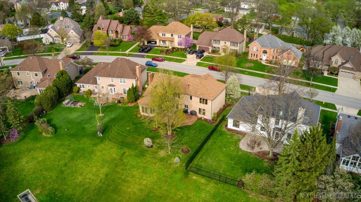 1872 Jahns Drive, Wheaton, IL 60189