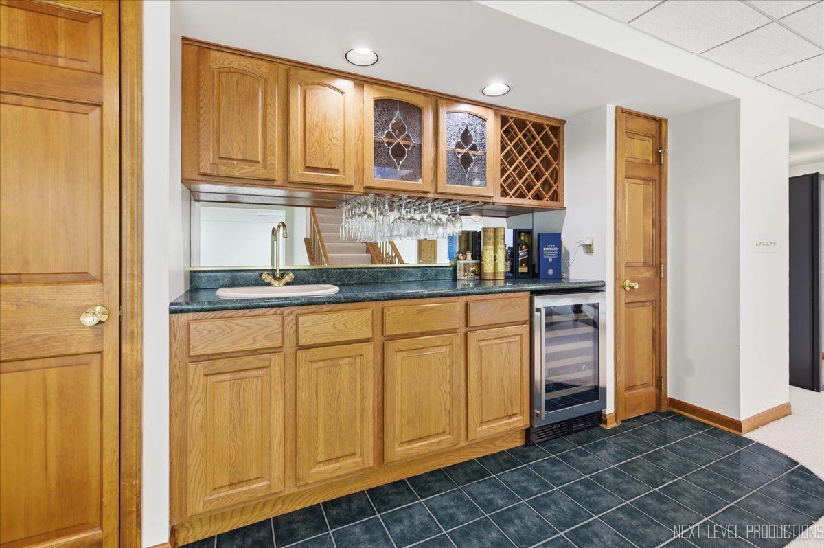 1872 Jahns Drive, Wheaton, IL 60189