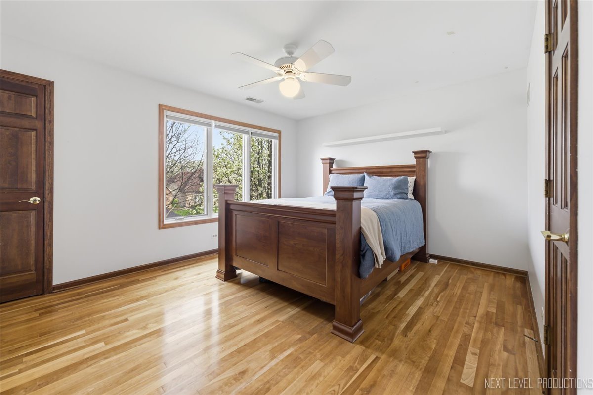 1872 Jahns Drive, Wheaton, IL 60189