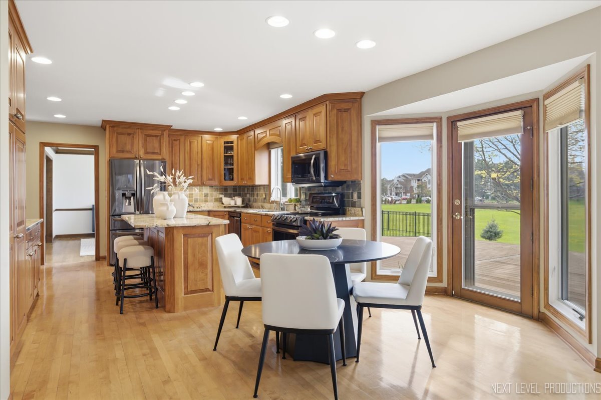 1872 Jahns Drive, Wheaton, IL 60189