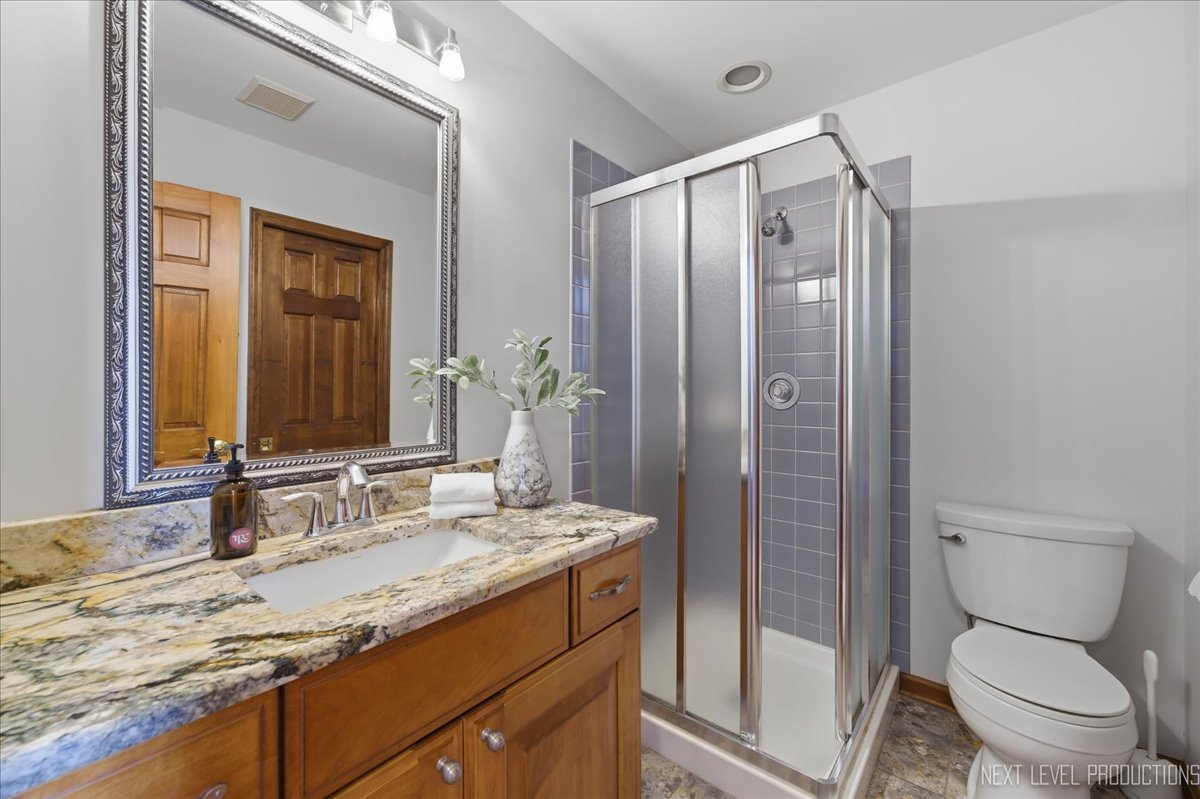 1872 Jahns Drive, Wheaton, IL 60189