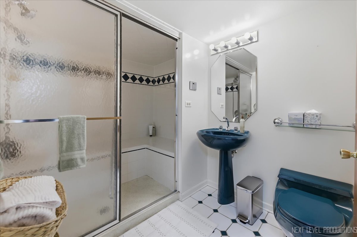 1872 Jahns Drive, Wheaton, IL 60189