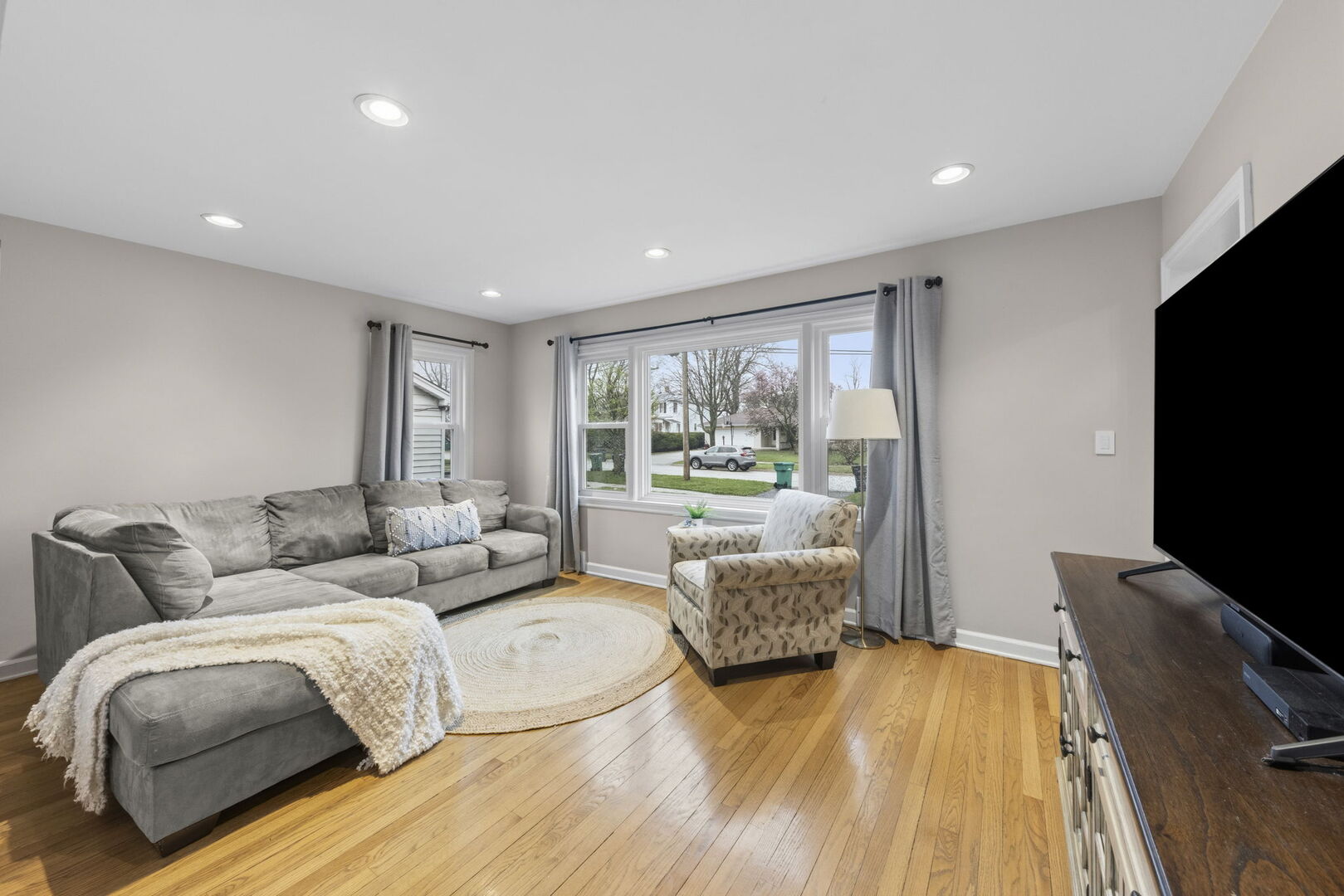 218 S Fairfield Avenue, Lombard, IL 60148