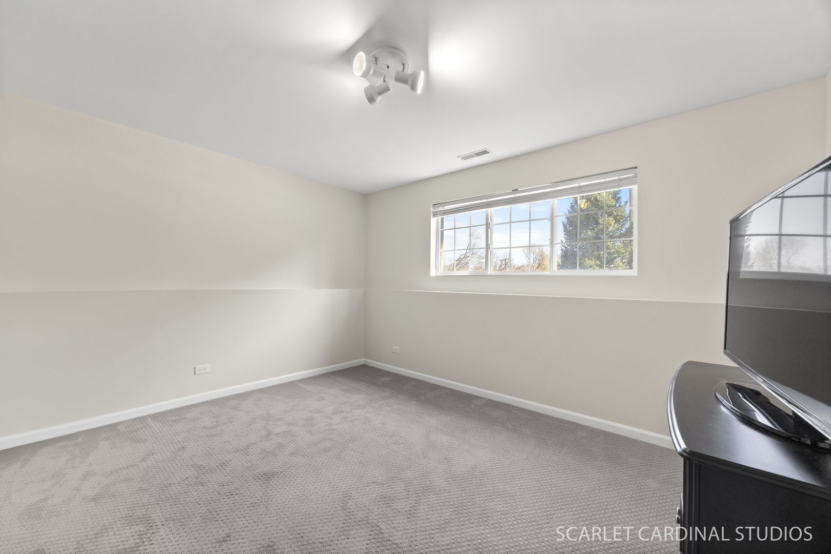 259 Bennett Drive, Carol Stream, IL 60188