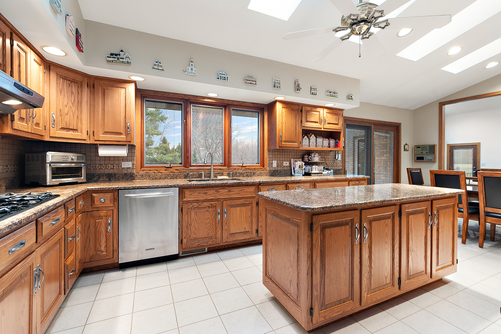 8838 W Manhattan Monee Road, Frankfort, IL 60423