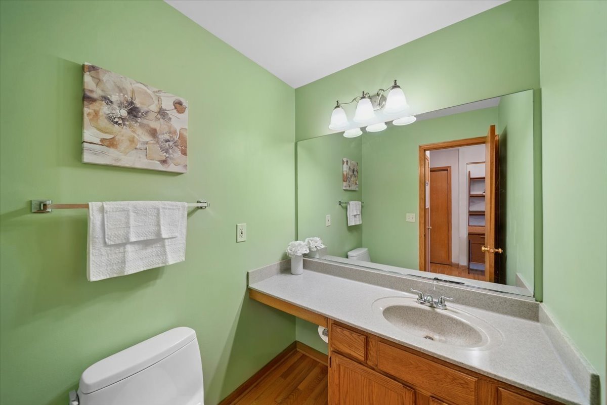 3195 Village Green Drive, Aurora, IL 60504