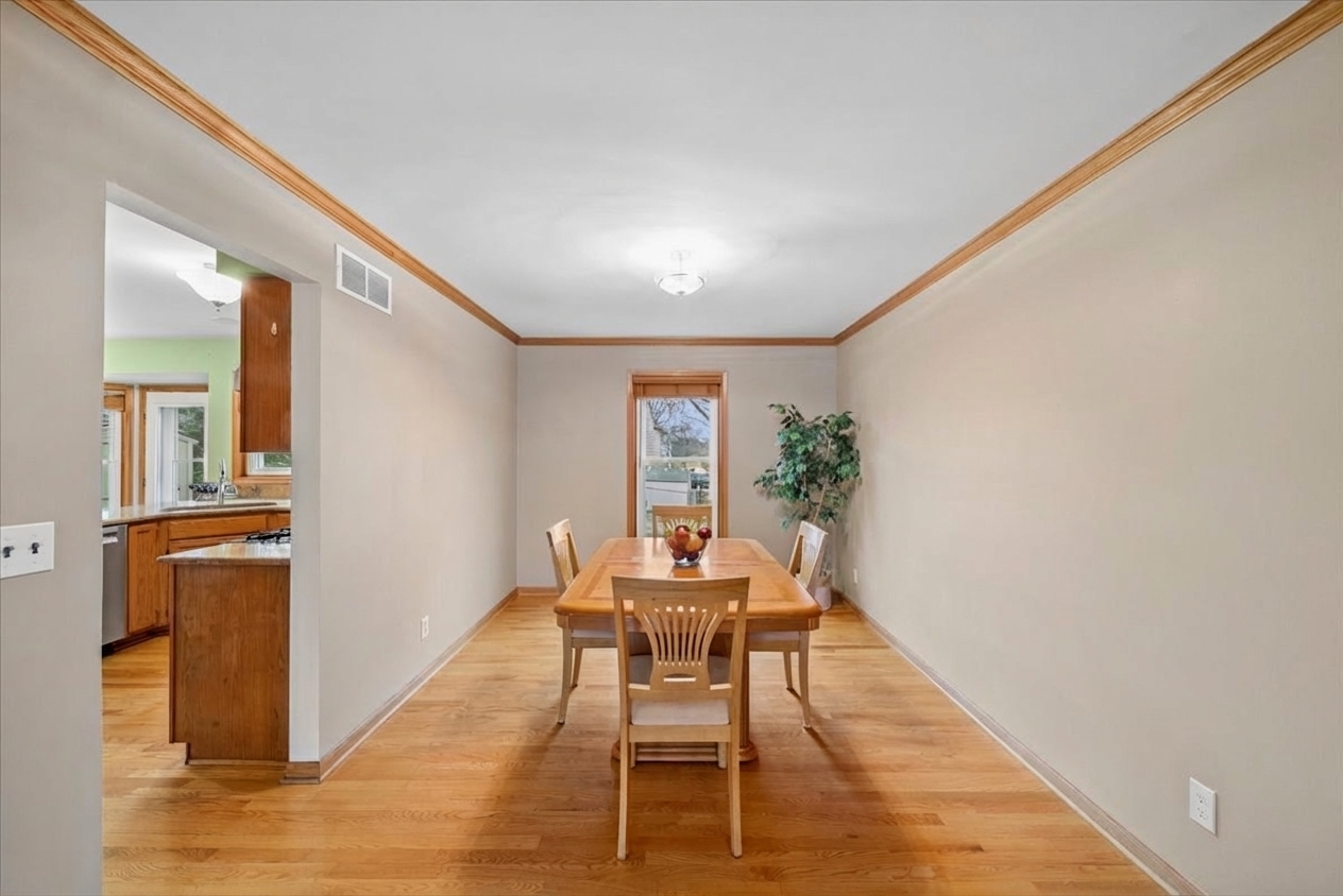 3195 Village Green Drive, Aurora, IL 60504