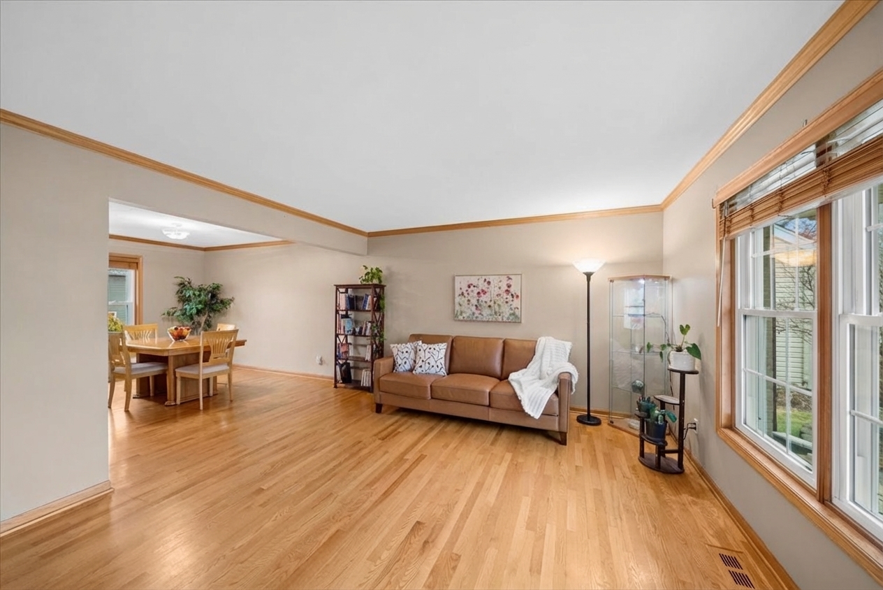 3195 Village Green Drive, Aurora, IL 60504