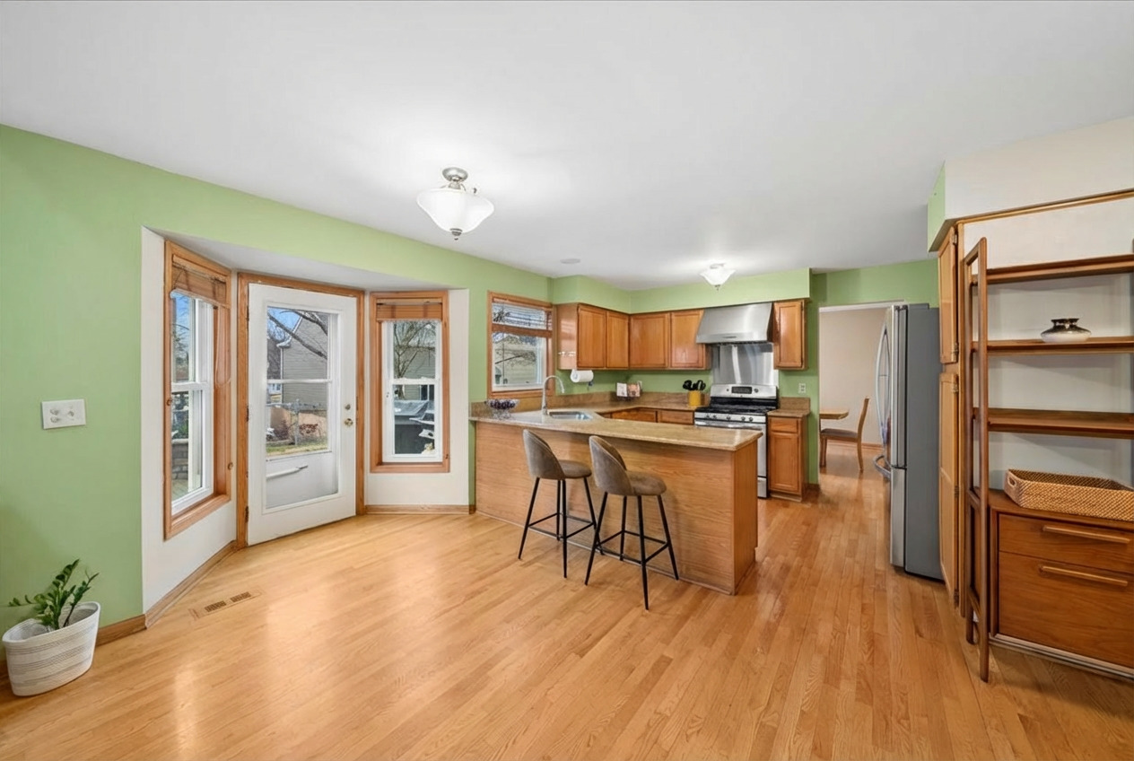 3195 Village Green Drive, Aurora, IL 60504