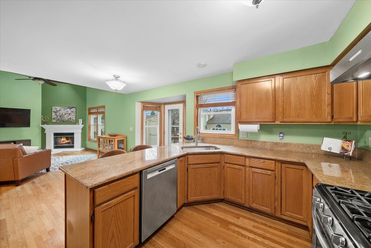 3195 Village Green Drive, Aurora, IL 60504