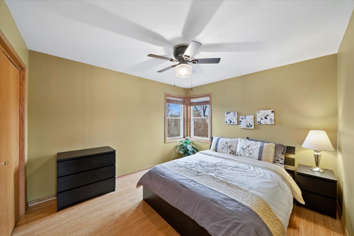 3195 Village Green Drive, Aurora, IL 60504