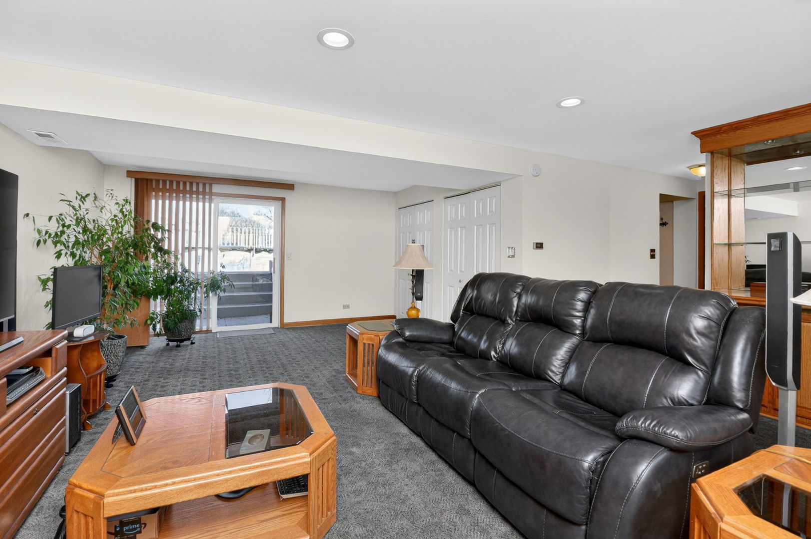 906 Jeffery Court, Schaumburg, IL 60193