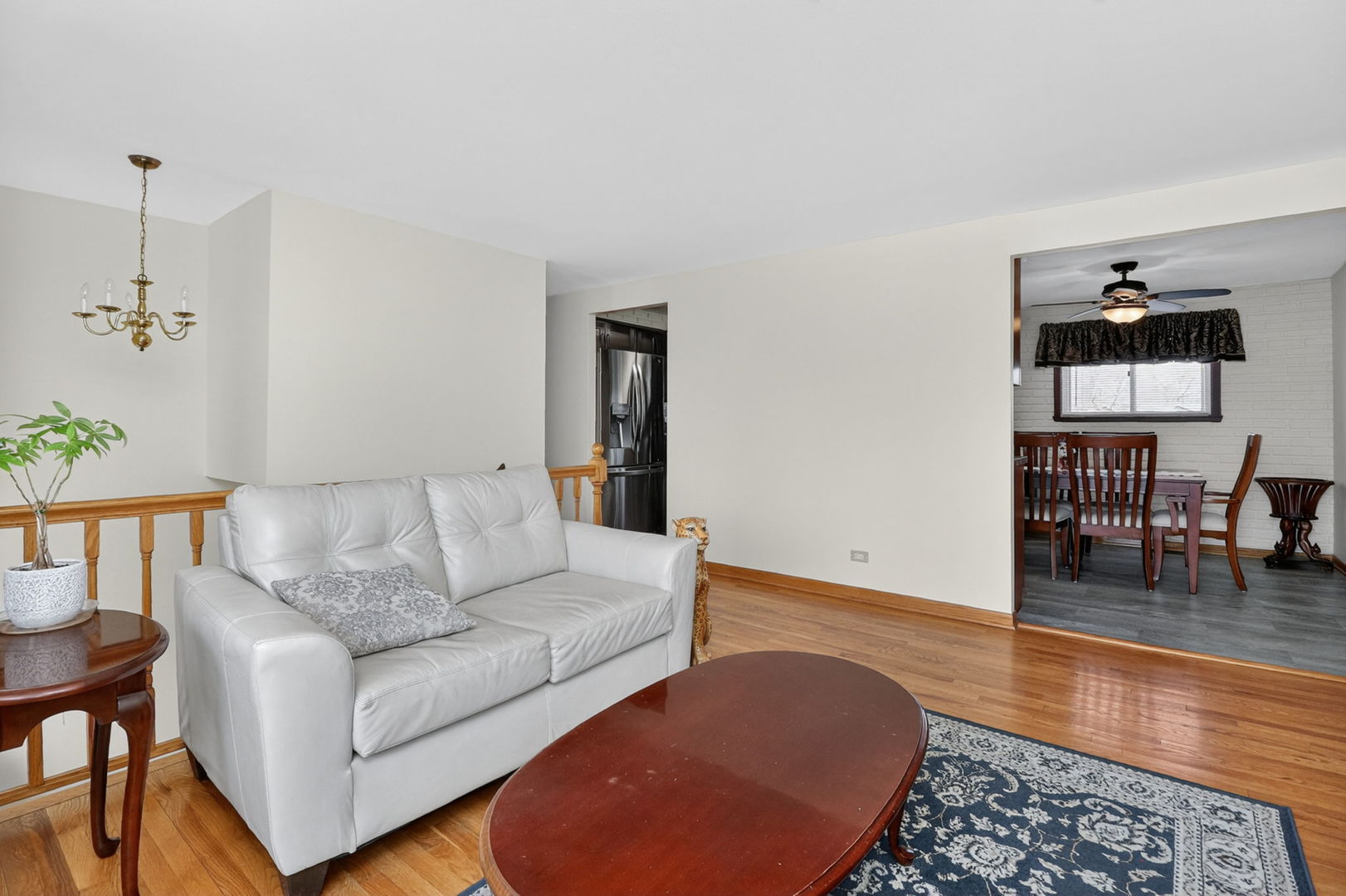 906 Jeffery Court, Schaumburg, IL 60193