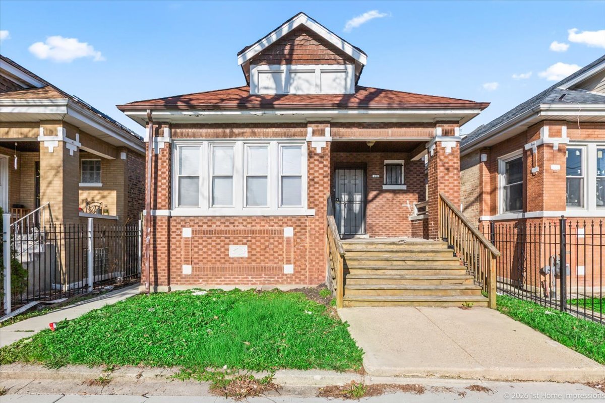 6318 S Fairfield Avenue, Chicago, IL 60629