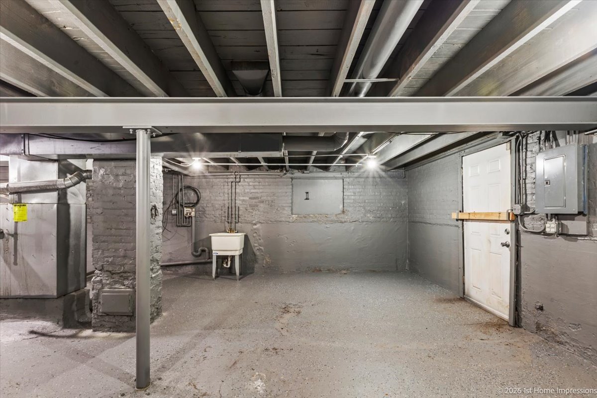 6318 S Fairfield Avenue, Chicago, IL 60629