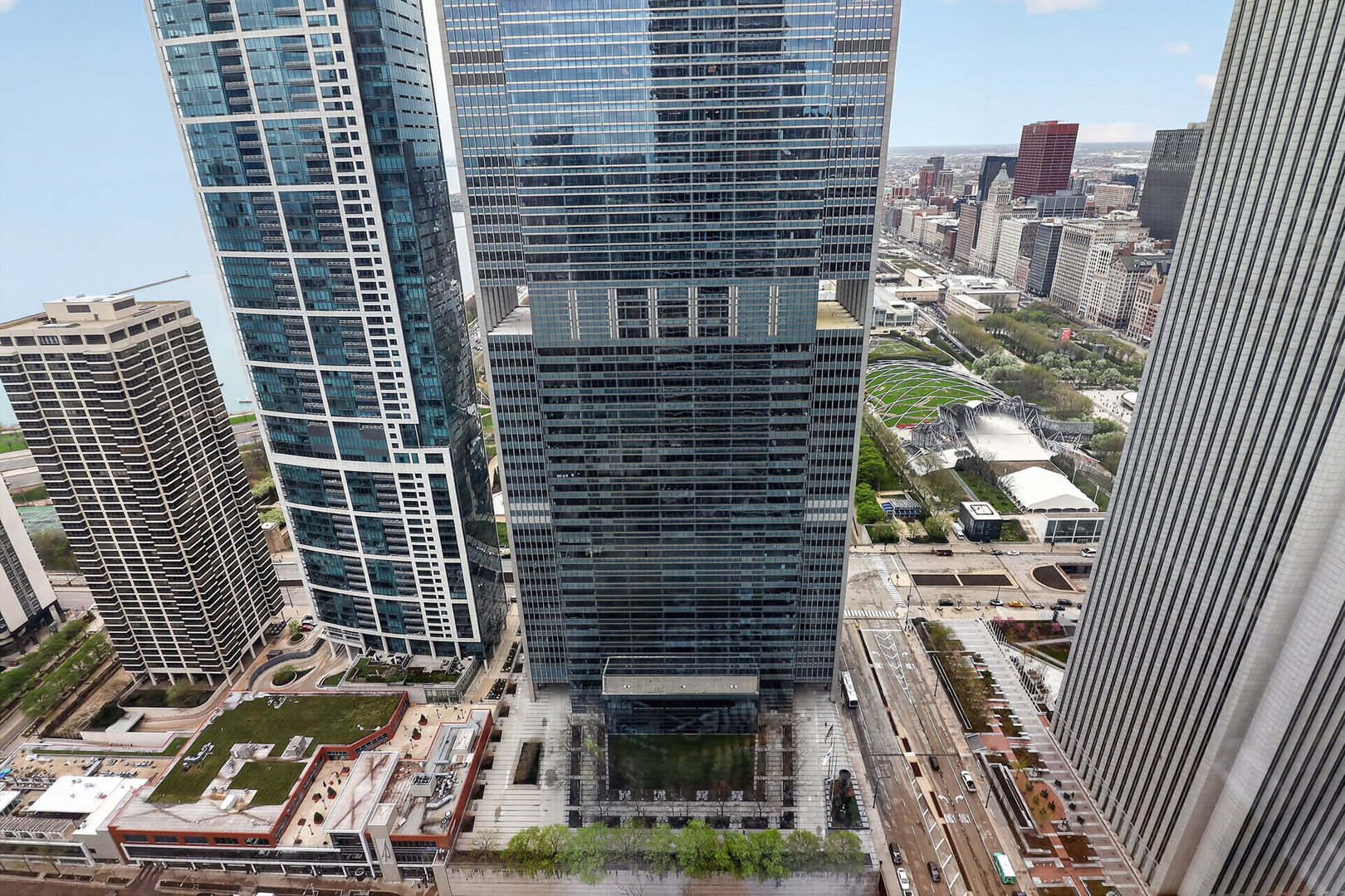 225 N Columbus Drive #5411, Chicago, IL 60601