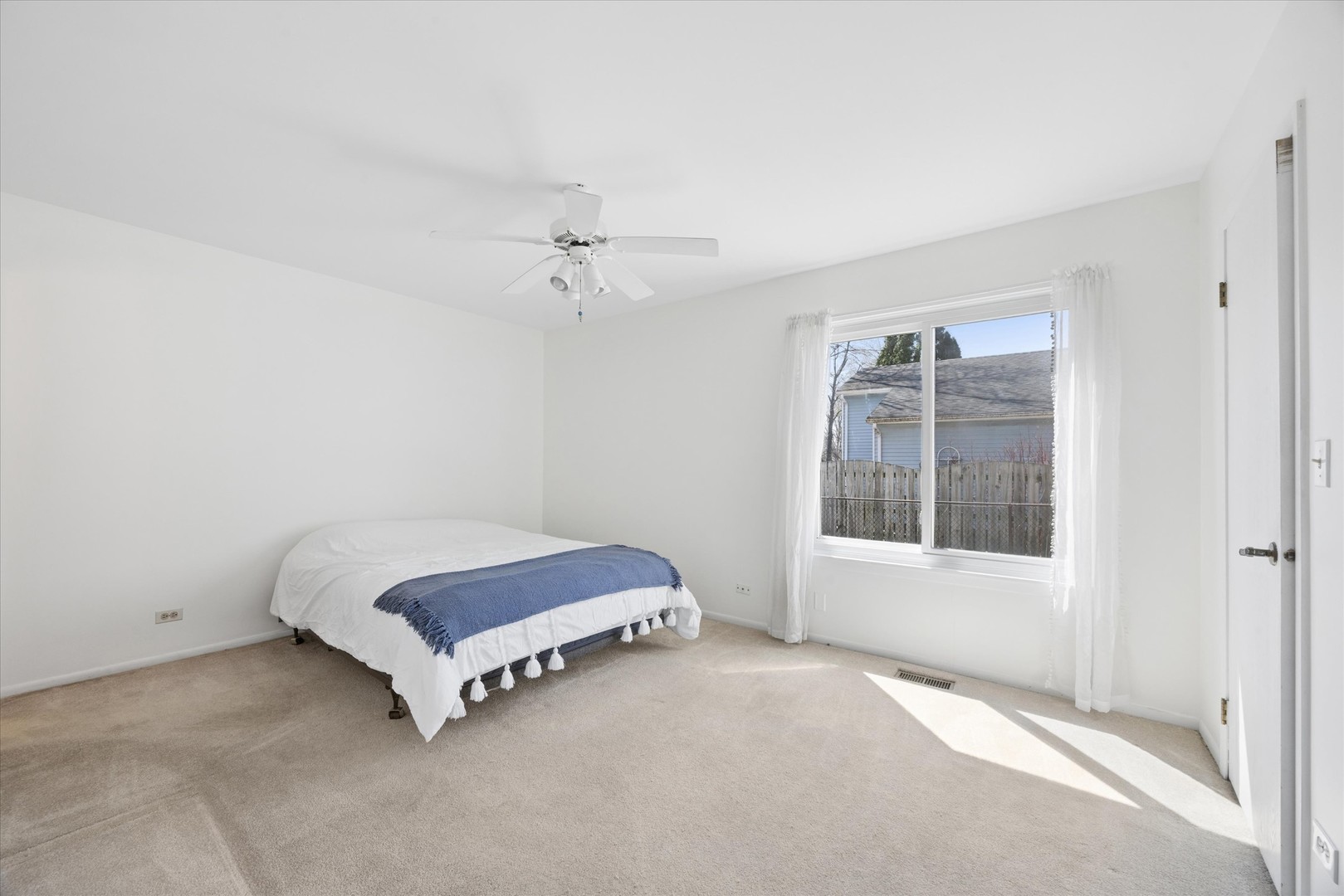 2286 Weatherford Lane, Naperville, IL 60565