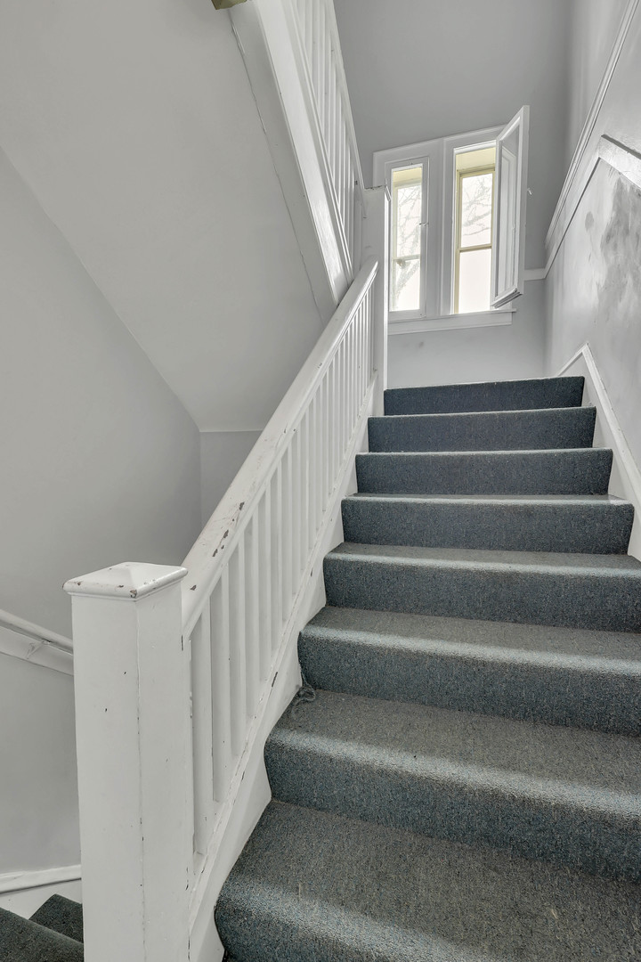 8039 S Marquette Avenue, Chicago, IL 60617