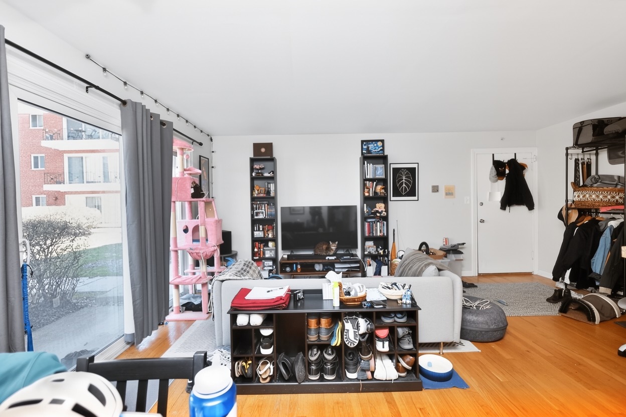 10111 Old Orchard Court #102, Skokie, IL 60076