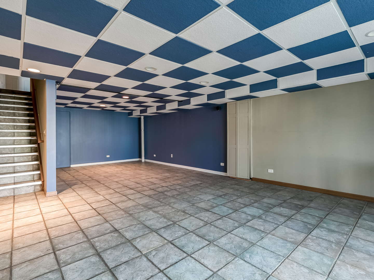 2331 Overlook Court, Naperville, IL 60563