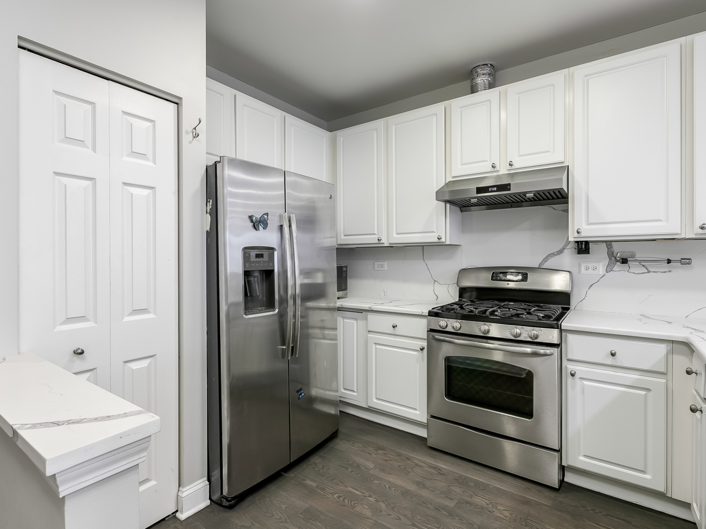 2331 Overlook Court, Naperville, IL 60563