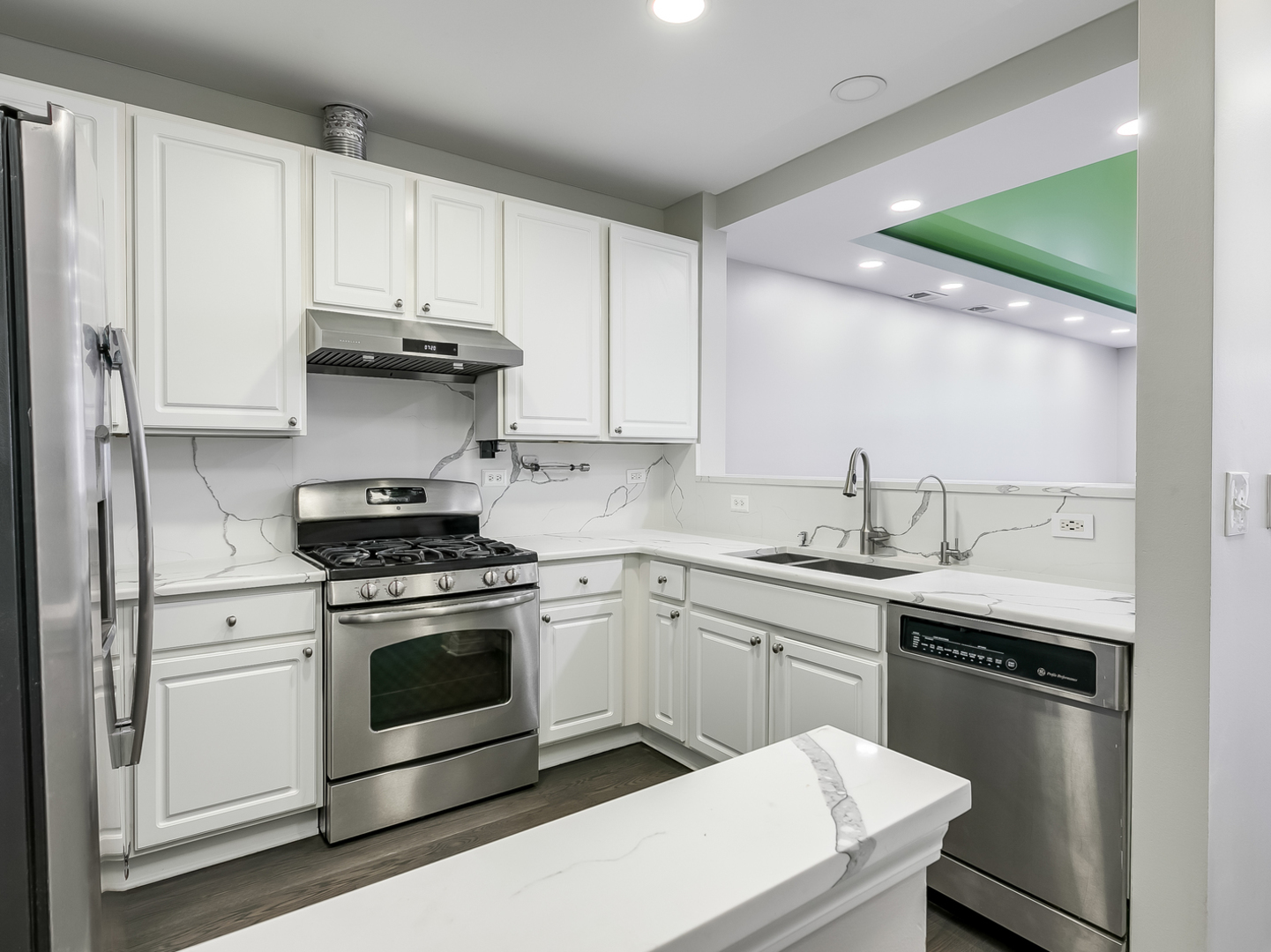 2331 Overlook Court, Naperville, IL 60563