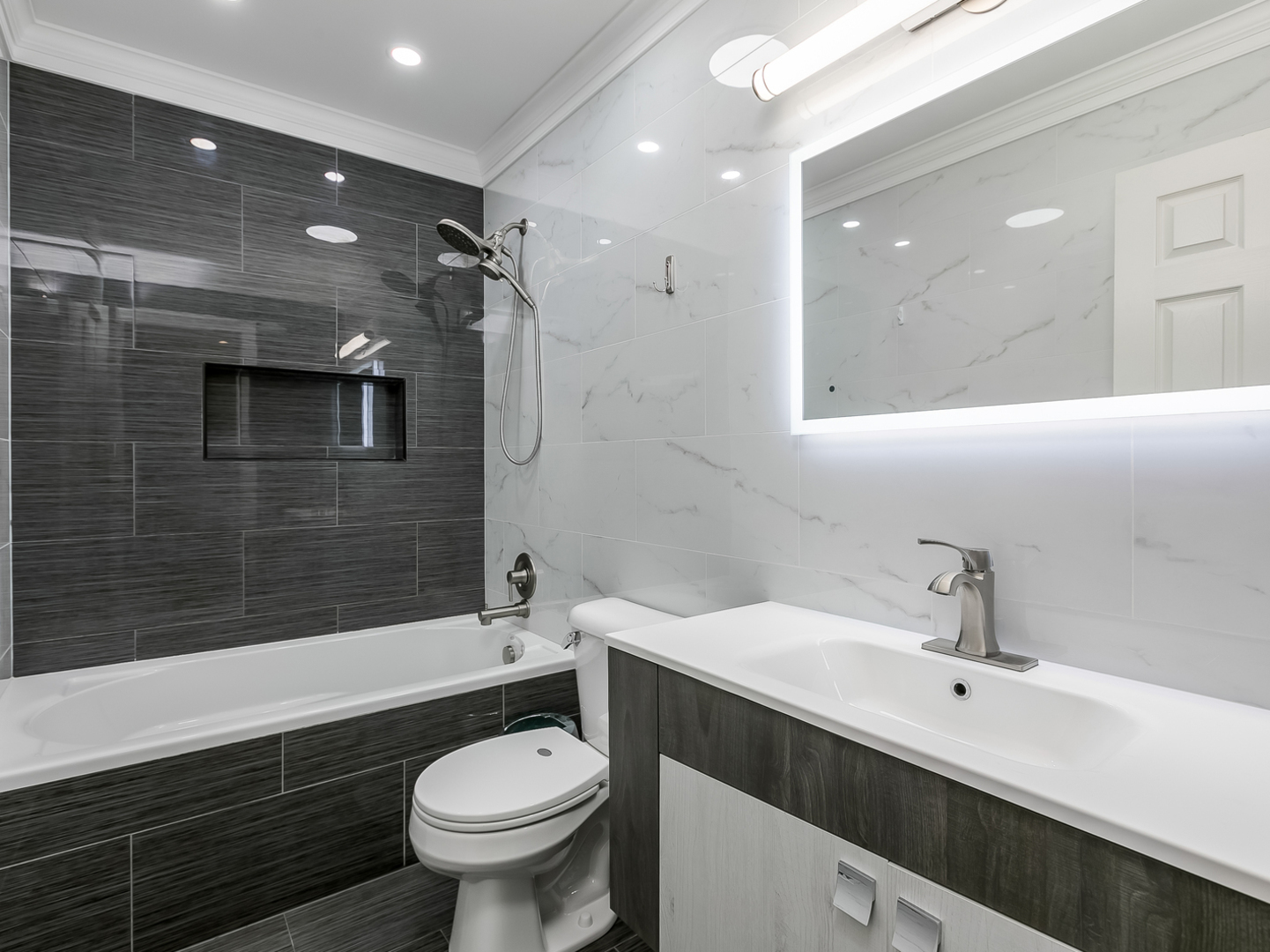 2331 Overlook Court, Naperville, IL 60563