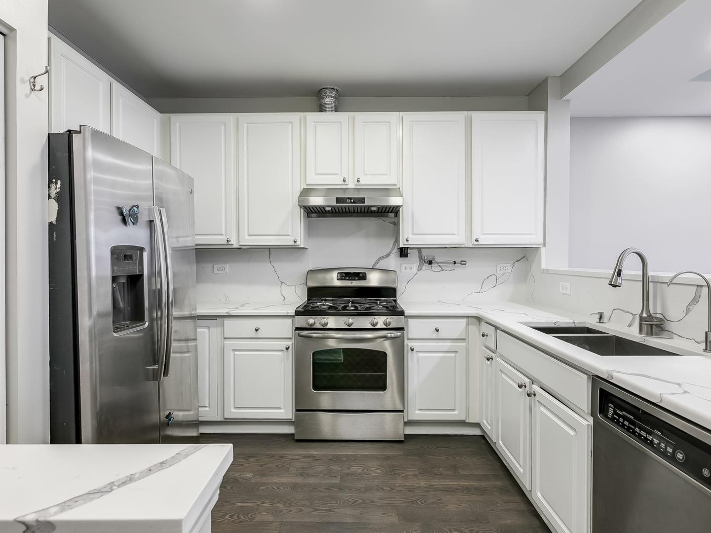 2331 Overlook Court, Naperville, IL 60563