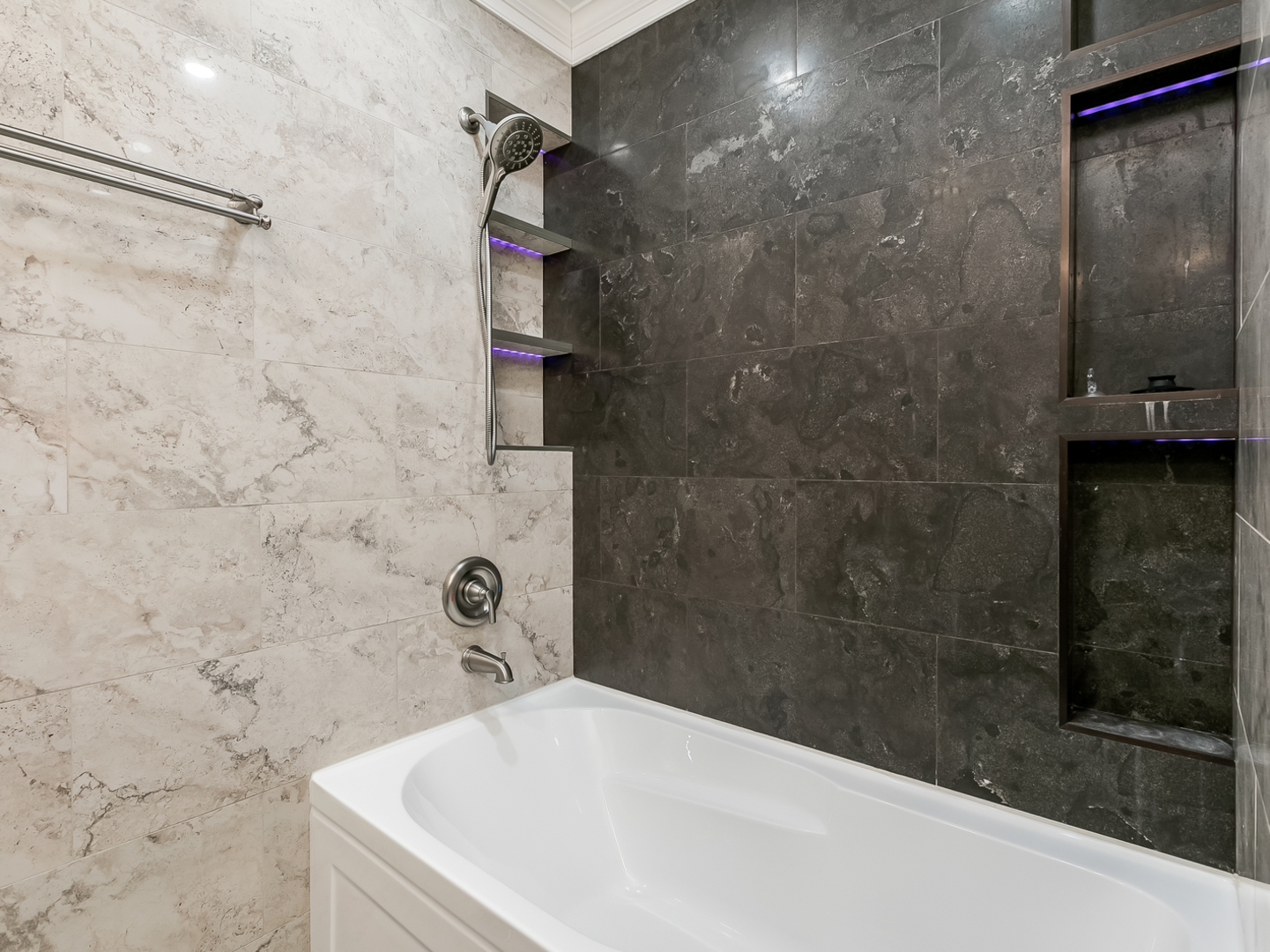 2331 Overlook Court, Naperville, IL 60563