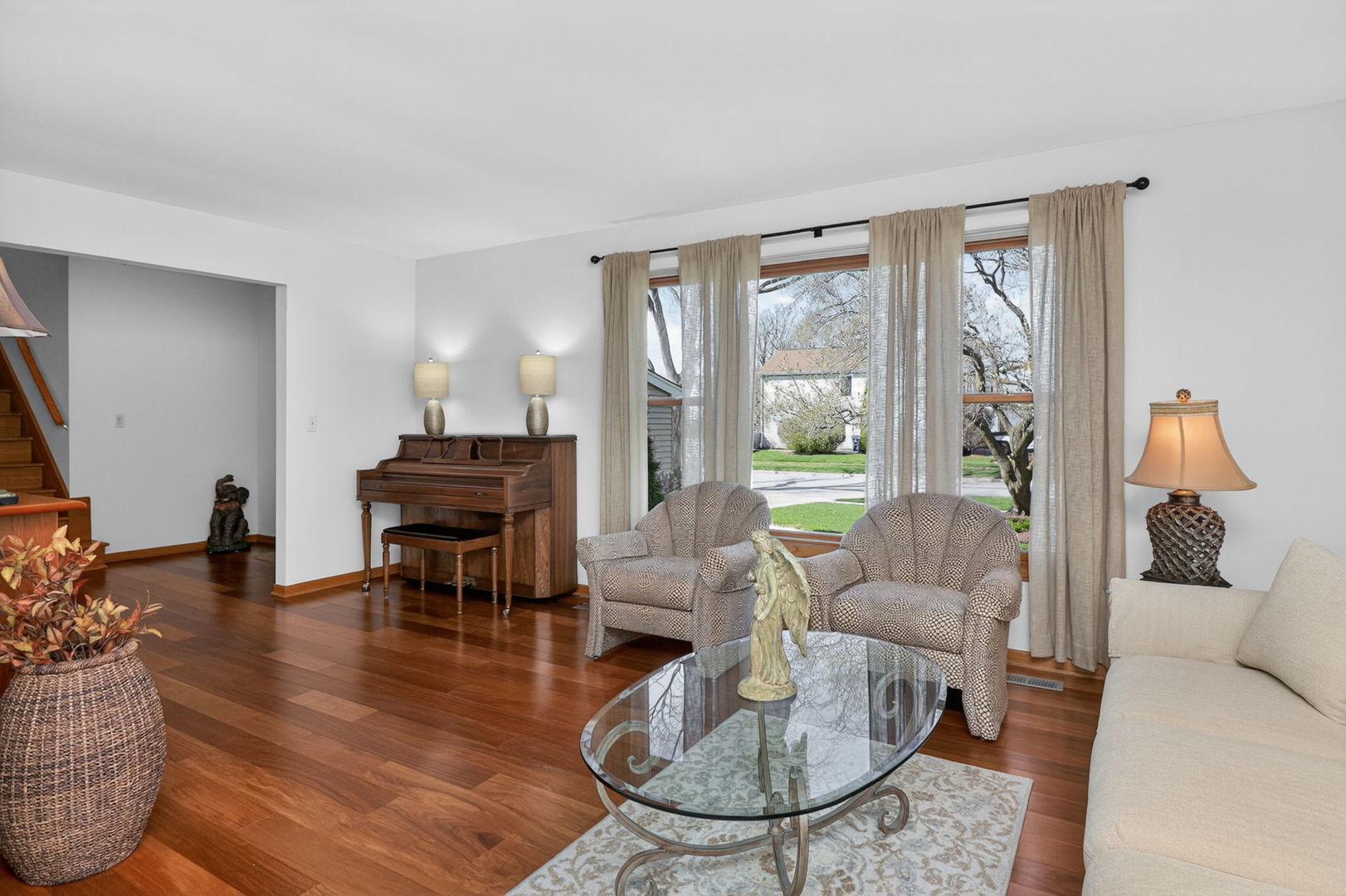 2340 Appleby Drive, Wheaton, IL 60189