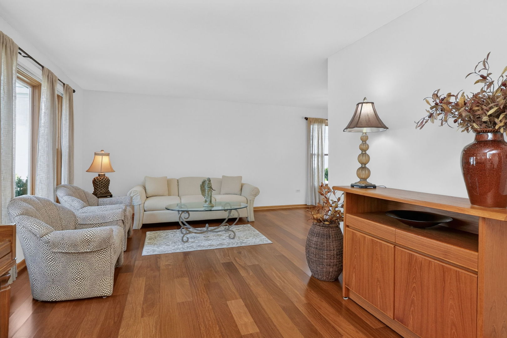 2340 Appleby Drive, Wheaton, IL 60189