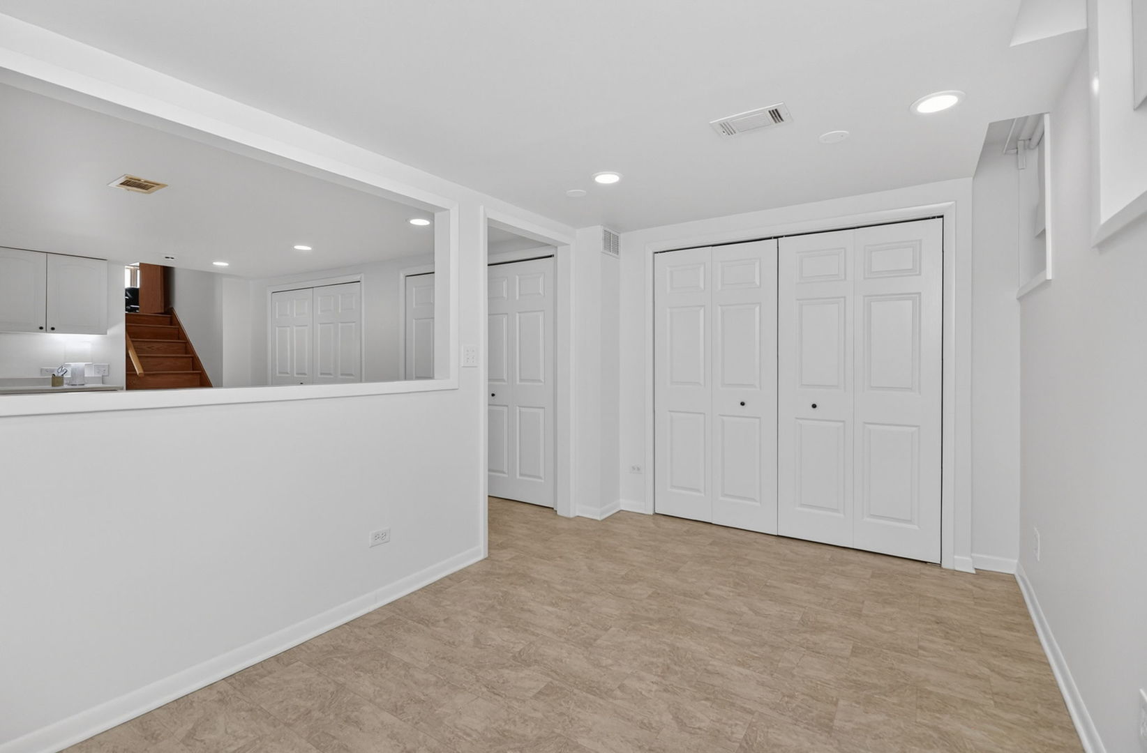 2340 Appleby Drive, Wheaton, IL 60189