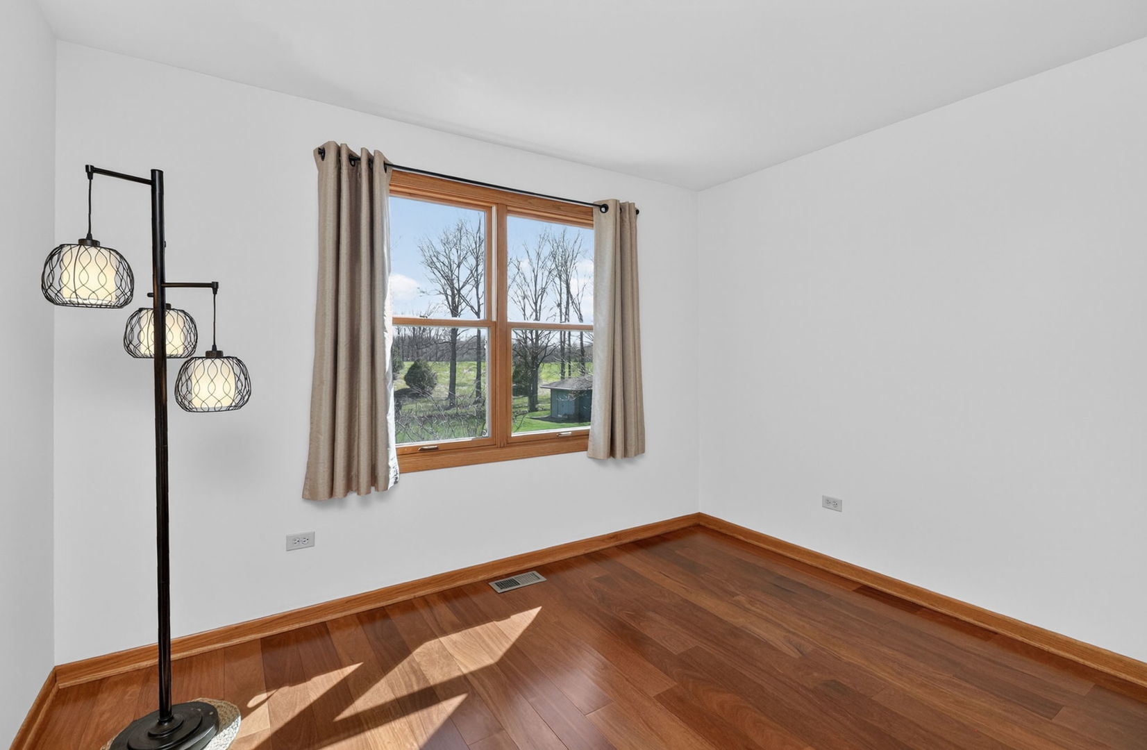 2340 Appleby Drive, Wheaton, IL 60189