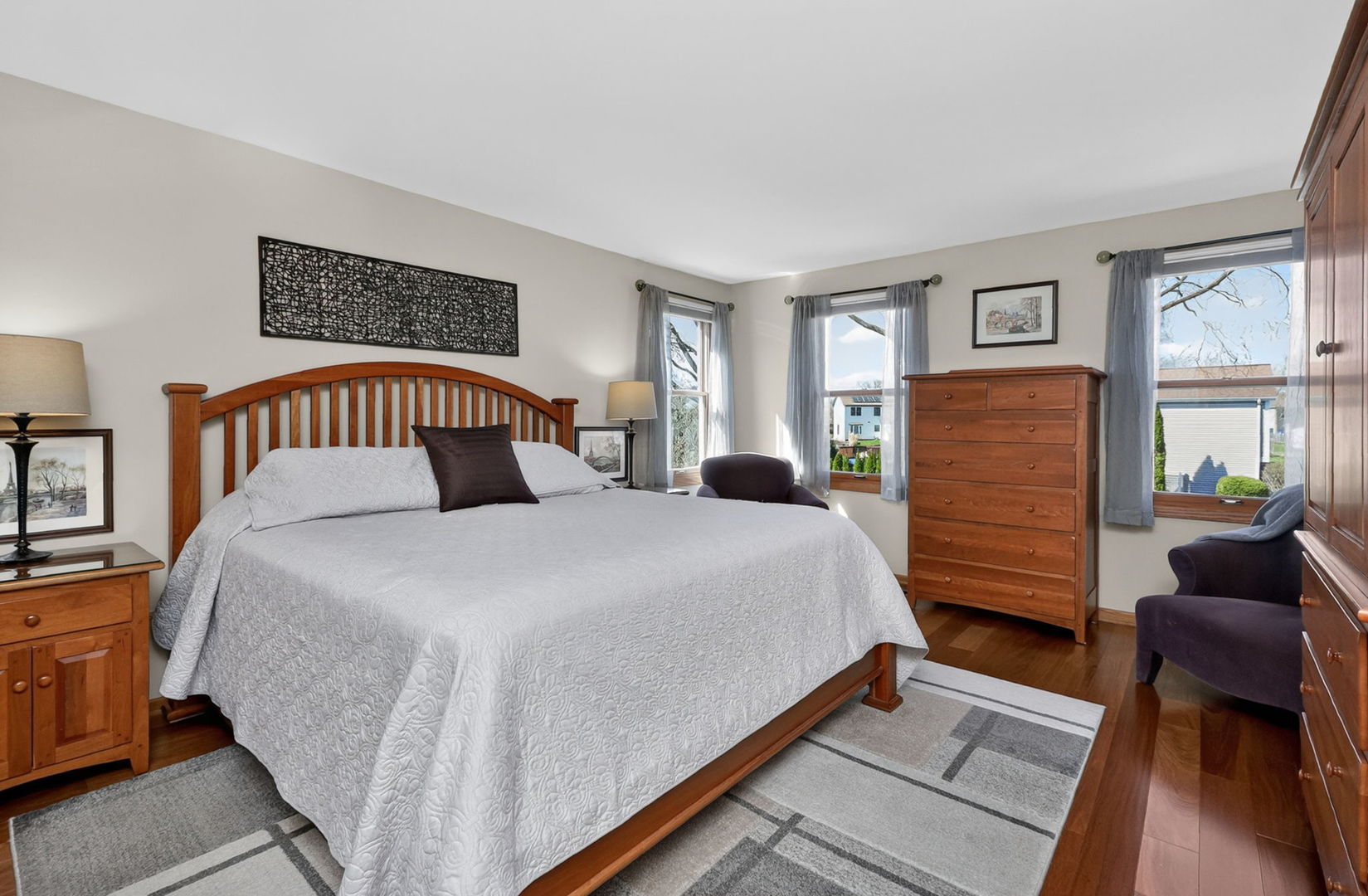 2340 Appleby Drive, Wheaton, IL 60189