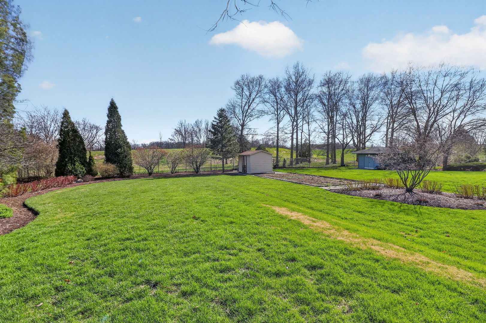 2340 Appleby Drive, Wheaton, IL 60189