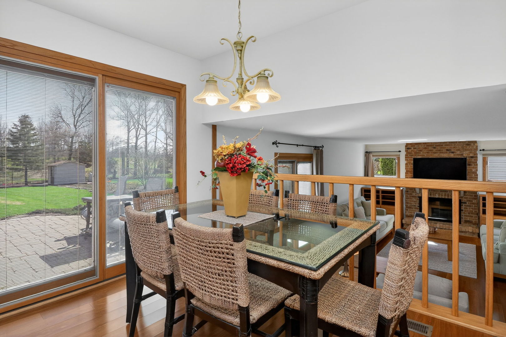 2340 Appleby Drive, Wheaton, IL 60189