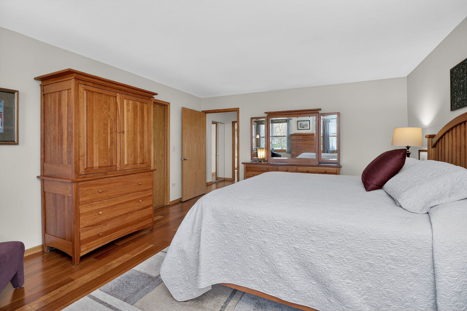 2340 Appleby Drive, Wheaton, IL 60189