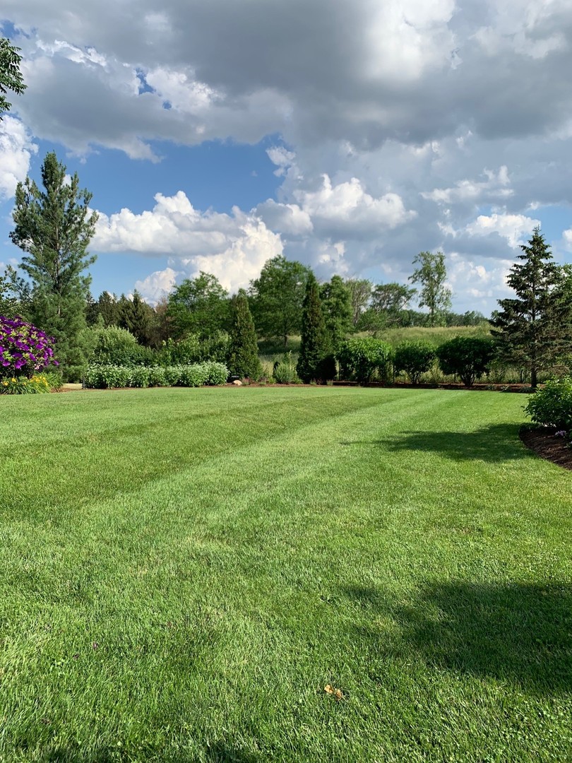 2340 Appleby Drive, Wheaton, IL 60189