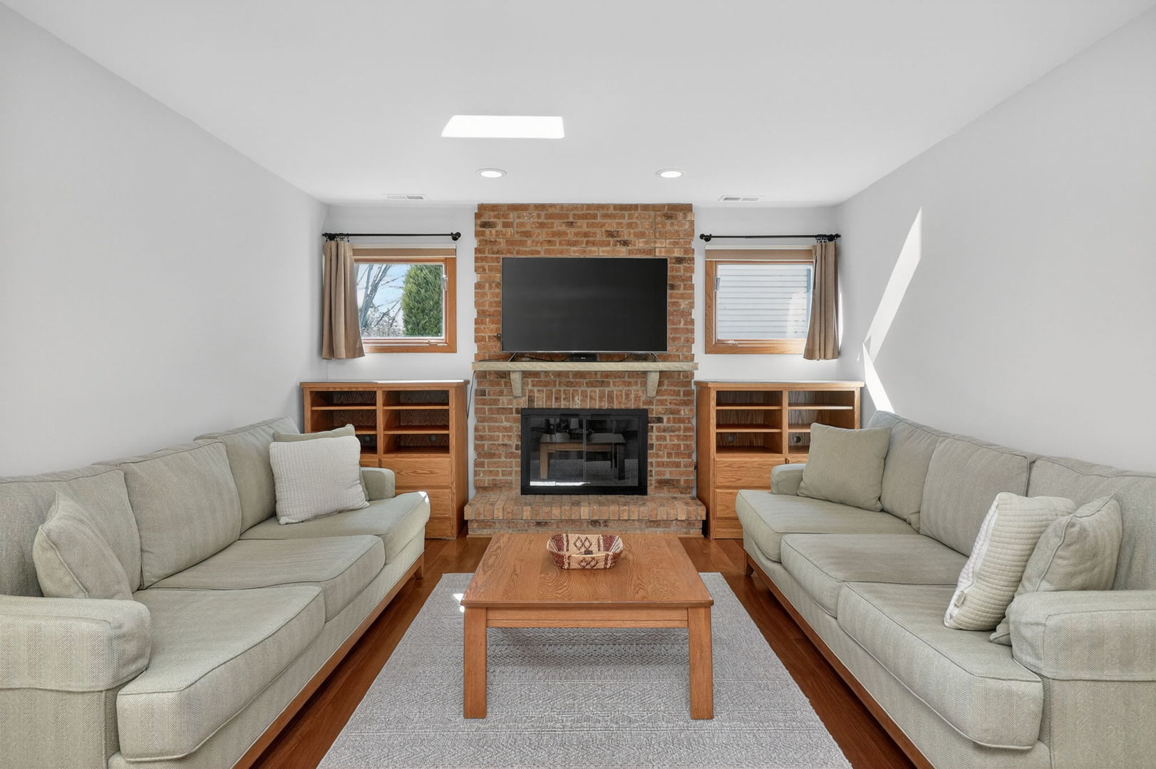 2340 Appleby Drive, Wheaton, IL 60189