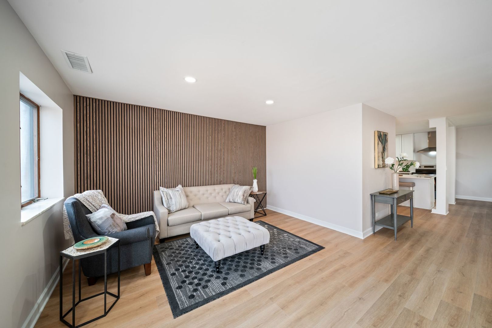 10 Trafalgar Square #403, Lincolnshire, IL 60069