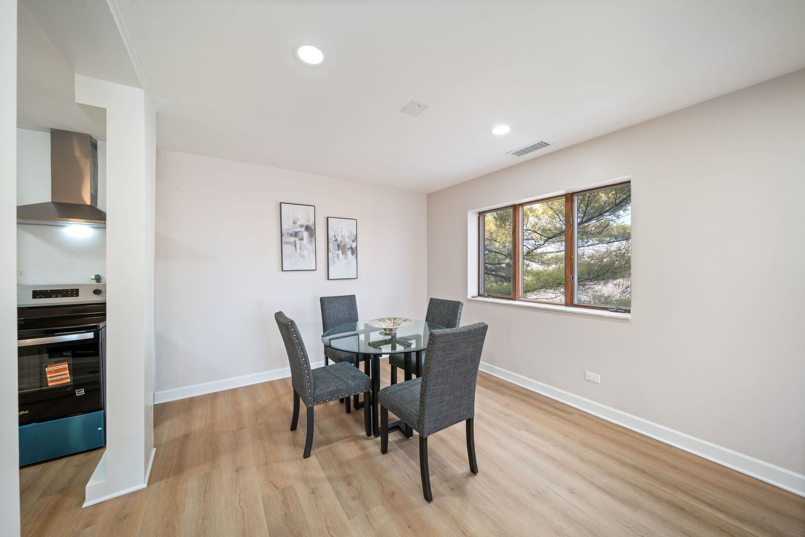 10 Trafalgar Square #403, Lincolnshire, IL 60069