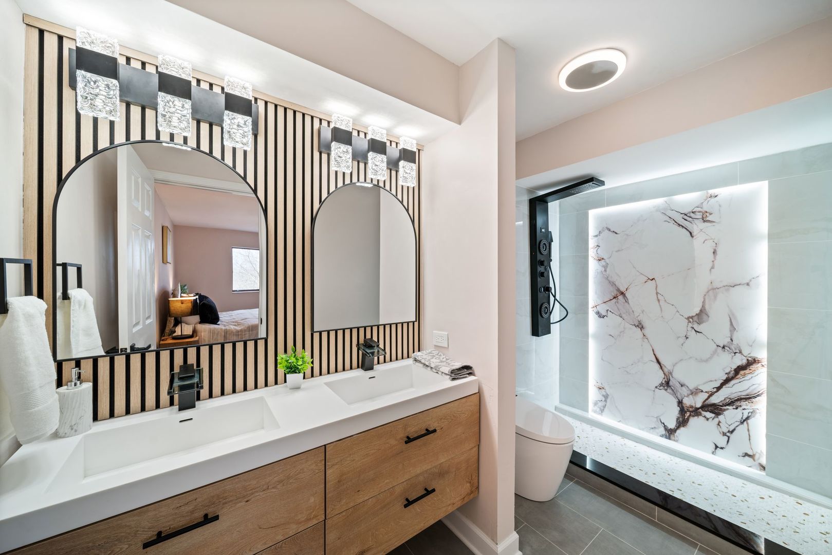 10 Trafalgar Square #403, Lincolnshire, IL 60069