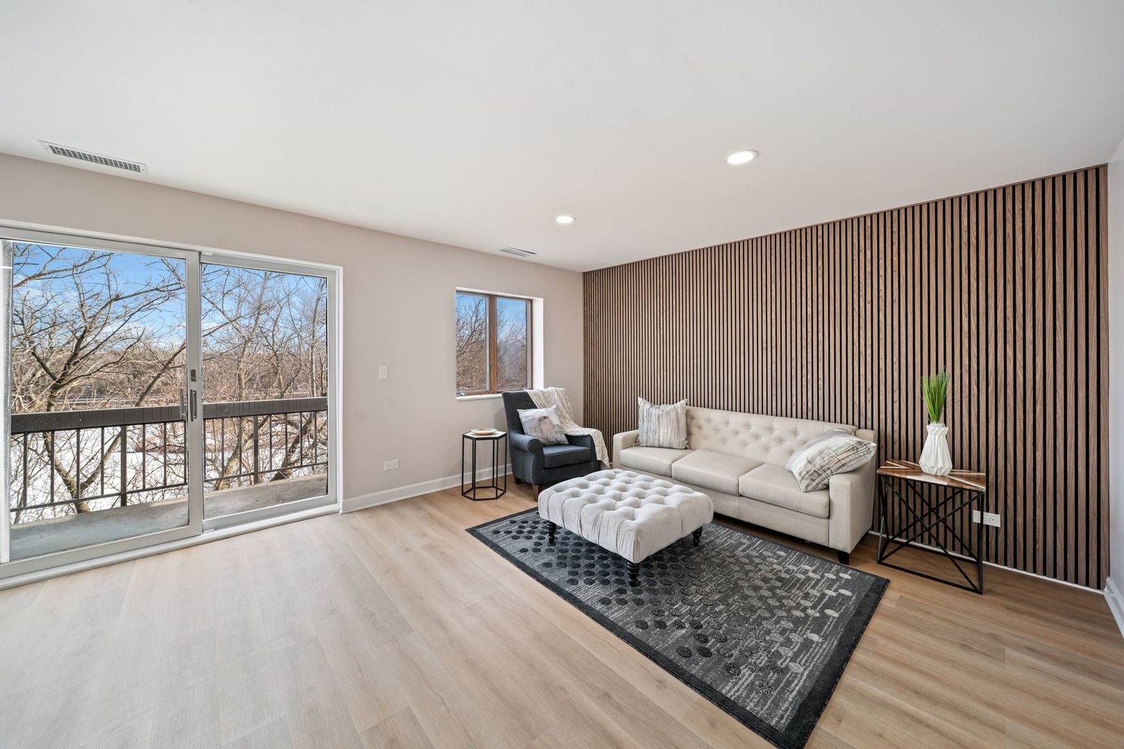 10 Trafalgar Square #403, Lincolnshire, IL 60069