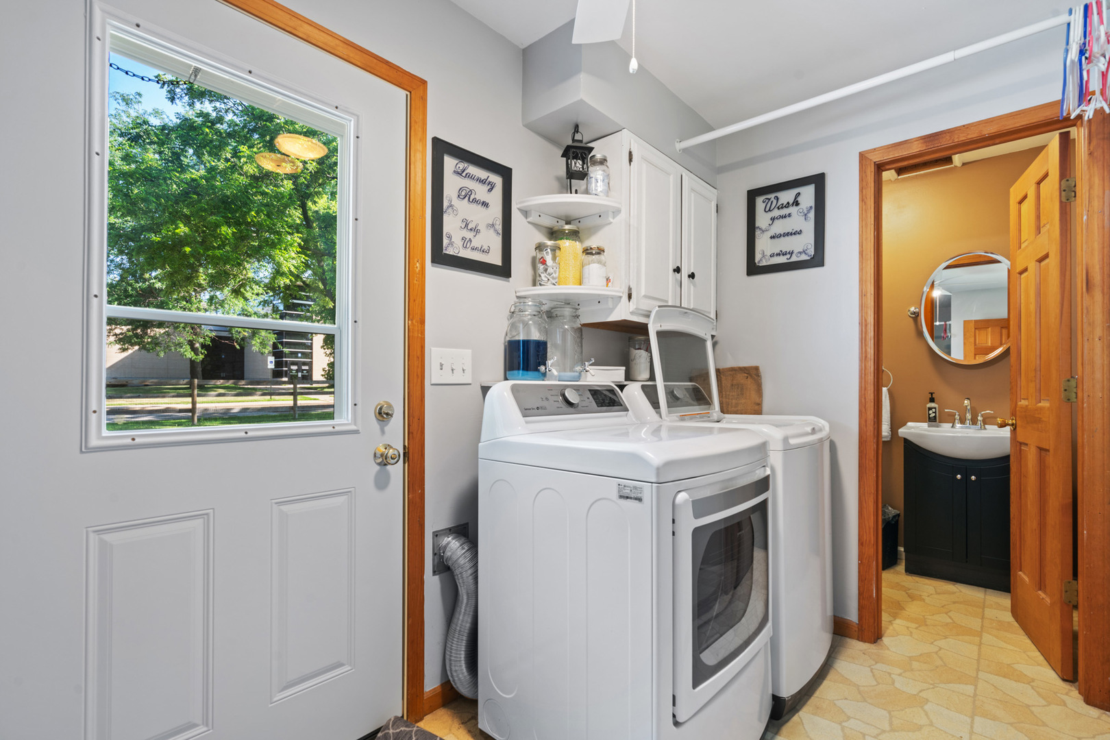 206 Washington Street, Oswego, IL 60543